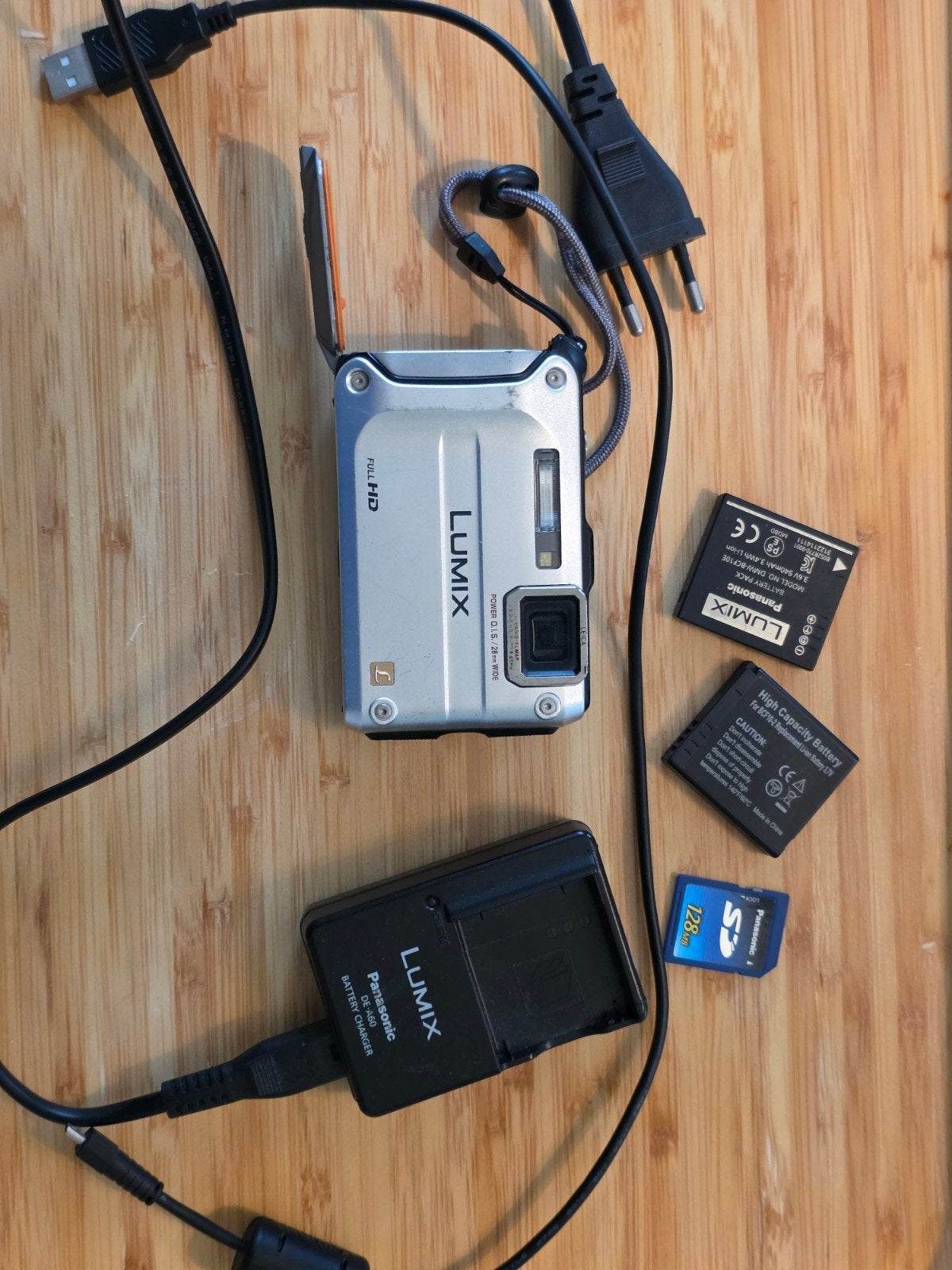 Panasonic Lumix DMC-FT3 Waterdichte Camera met Accu's, Gebruikt, Ophalen of Verzenden, Compactcamera, Geheugenkaart
