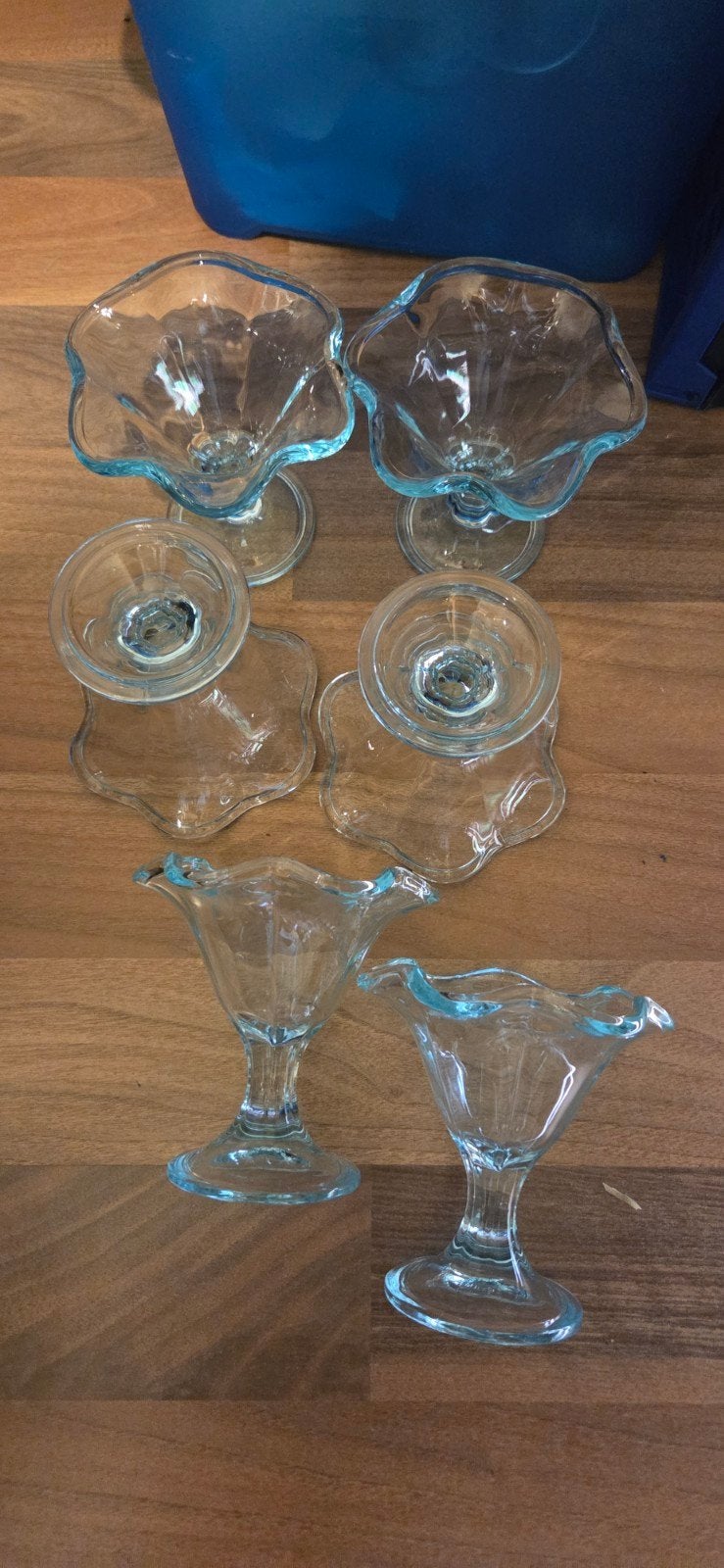 ijscoupes van glas met een blauwe gloed, Ophalen, Glas, Overige stijlen, Glas of Glazen