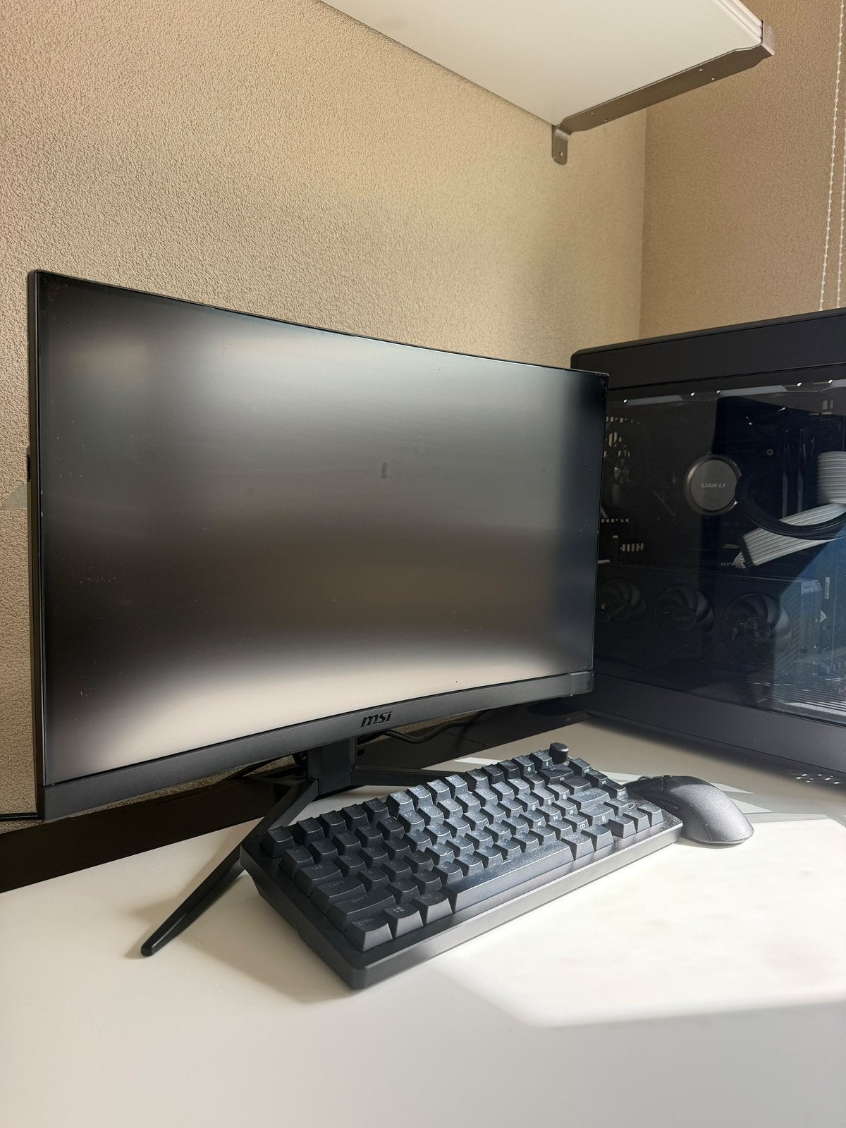 MSI Optix MAG241CV curved gaming monitor 144Hz