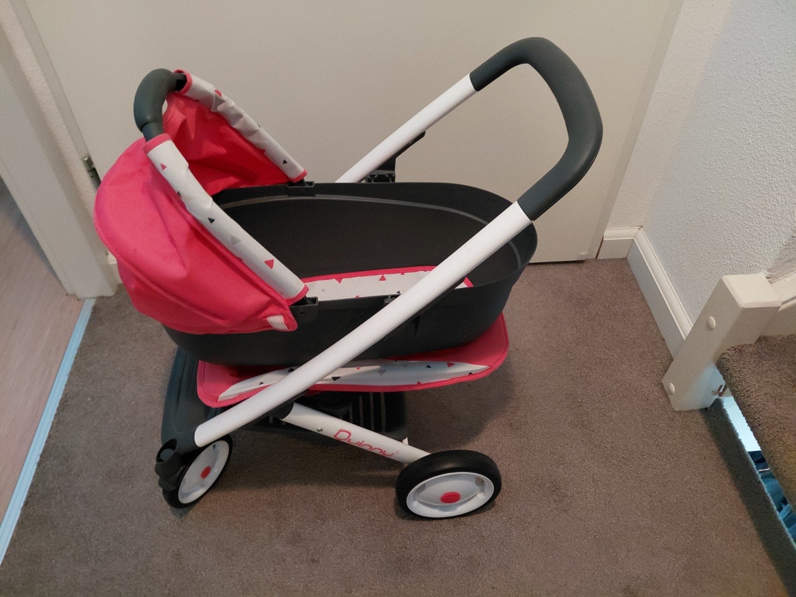 Quinny Poppenwagen - Roze/Grijs, Quinny, Zo goed als nieuw, Verstelbare duwstang, Ophalen