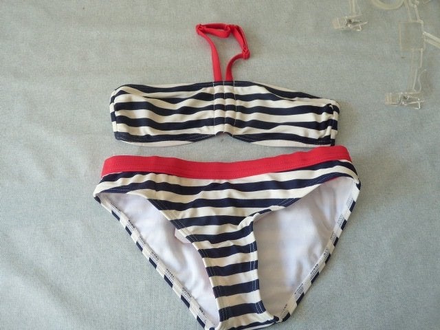 bikini blauw met wit streep en rood accent, mt 128 Manouxx, Meisje, Ophalen of Verzenden, Manouxx, Nieuw