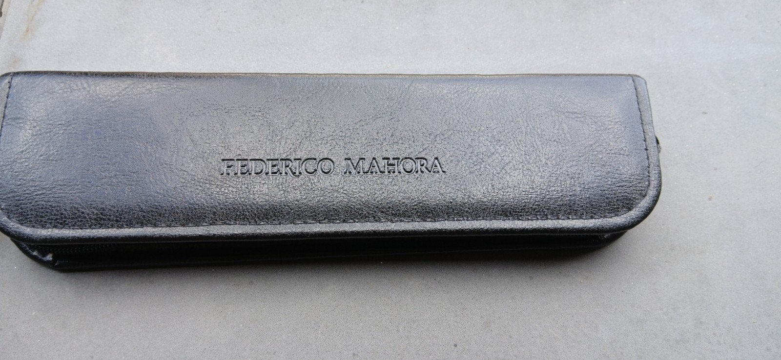 Mooi zwart etui van Federico Mahora, Ophalen of Verzenden, Zo goed als nieuw, Zwart, Softcase