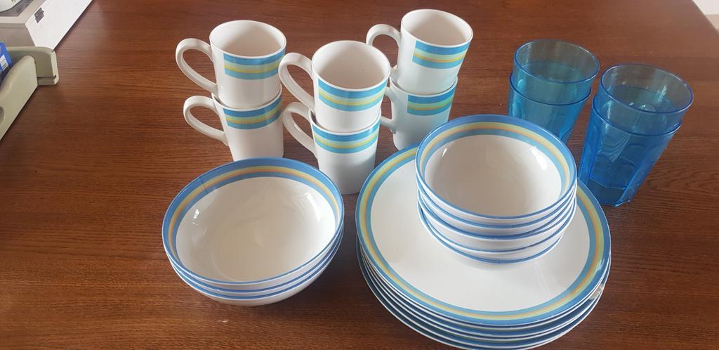 Vrolijk camping servies, Caravans en Kamperen, Ophalen of Verzenden