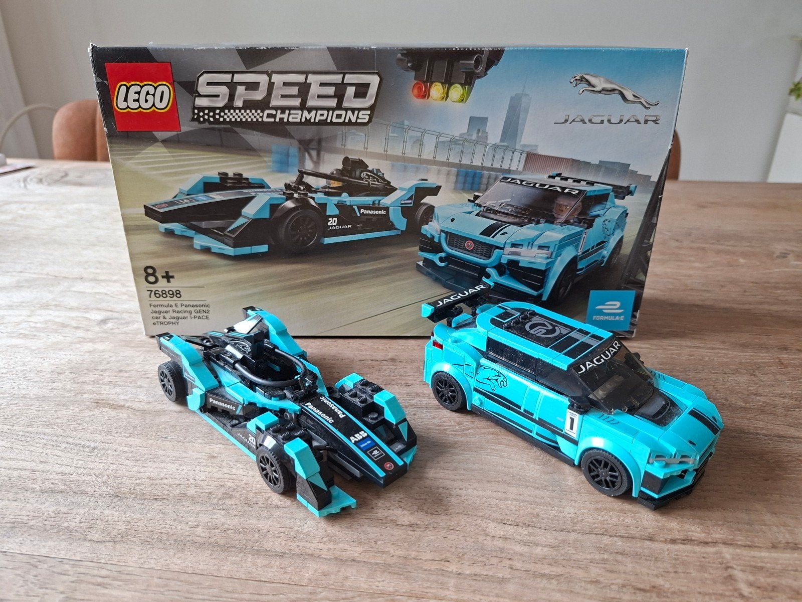 LEGO Speed Champions Jaguar Formula E & I-PACE eTROPHY, Ophalen