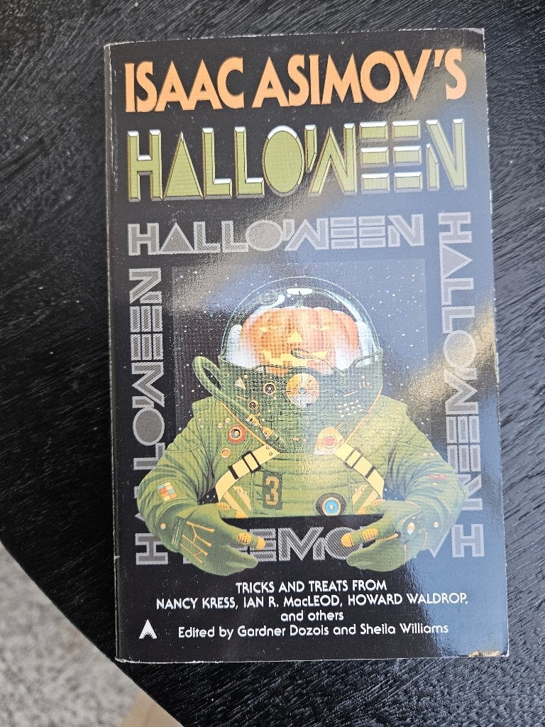 Isaac Asimov's Halloween (engelstalig), Ophalen of Verzenden, Gelezen