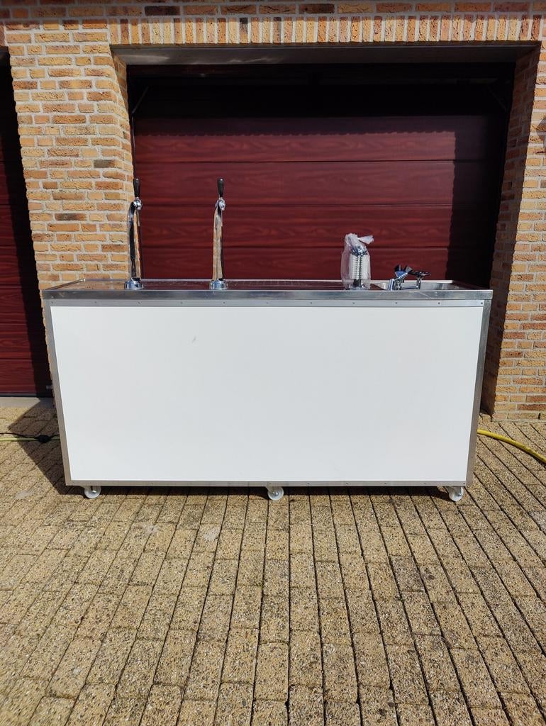 Mooie mobiele bier tap met 2 zuilen., Bos Mobiele bar bouw, X, Noorden, Ophalen