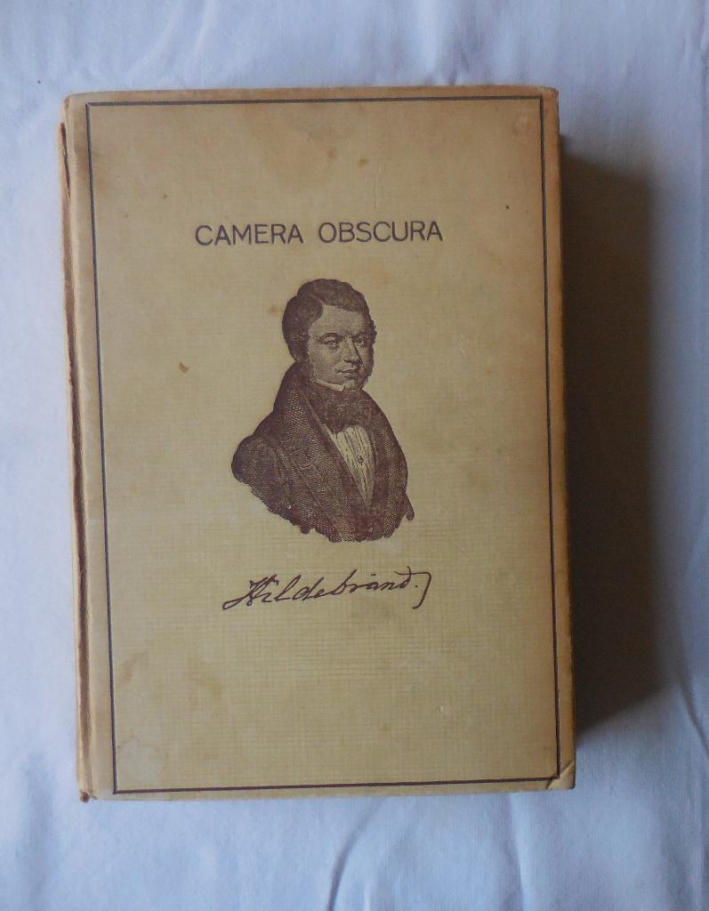 Hildebrand – Camera Obscura (1944), Ophalen, Gelezen, Hildebrand