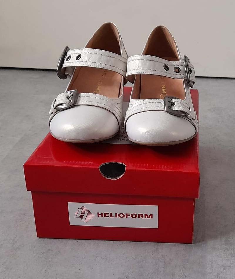 NIEUWE Helioform SCHOENEN maat 40. Ivoor glansje, Kleding | Dames, Schoenen, Schoenen met lage hakken, Overige kleuren, Nieuw