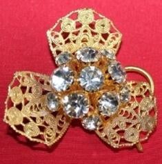 Goudkleurige broche met rijnsteen? - 5 cm - 80857, Ophalen of Verzenden, Zo goed als nieuw, Goud, Overige materialen