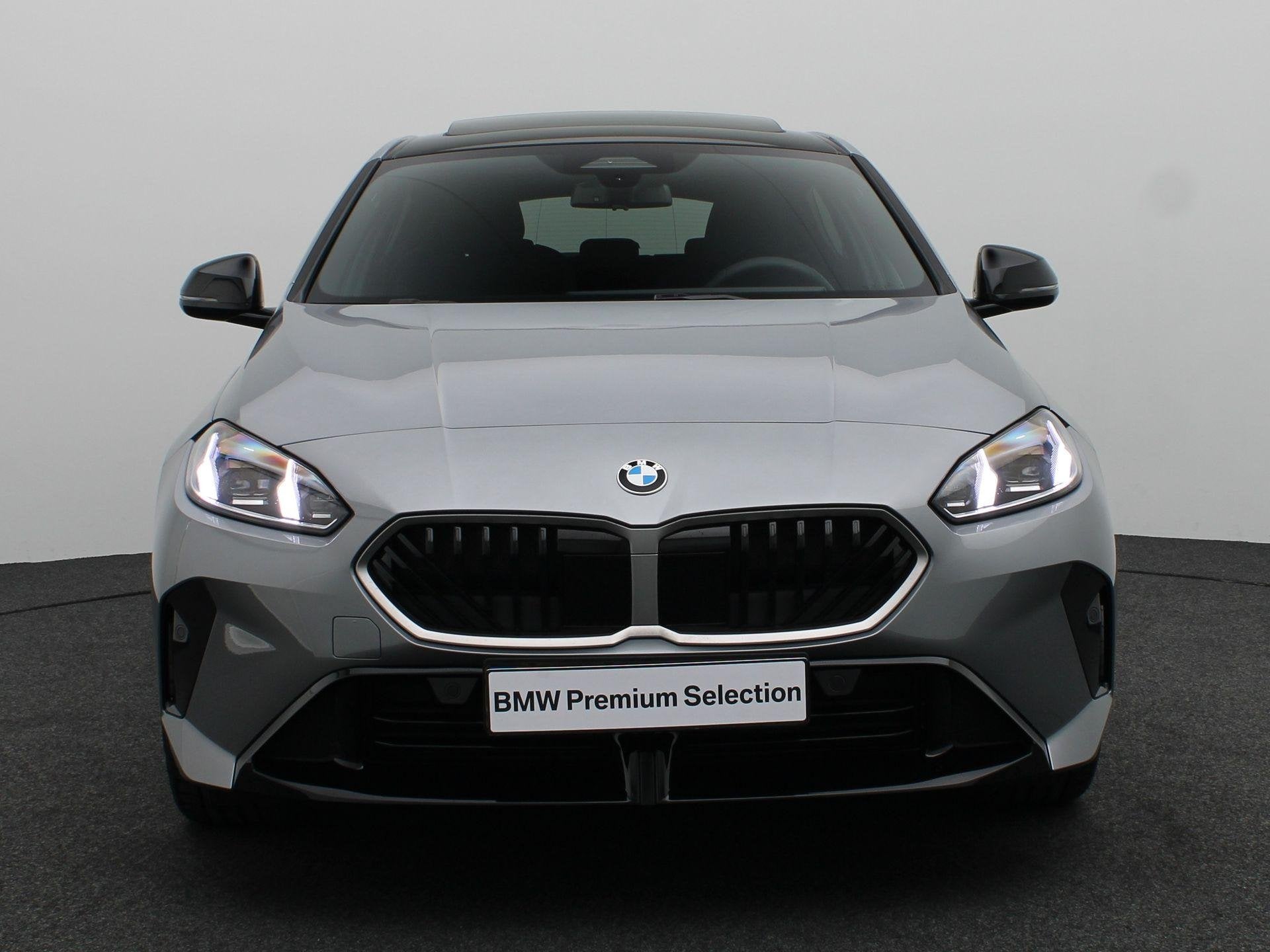 BMW 1 Serie 120 M Sportpakket | Premium Pack | Stuurwielrand, Met garantie (alle), Origineel Nederlands, Bedrijf, 19 km/l
