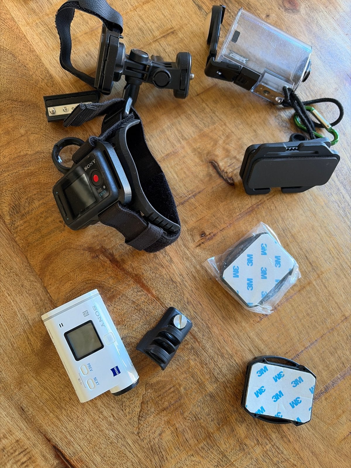 Sony Action Cam met accessoires en polsbevestiging, Ophalen, Gebruikt, Sony