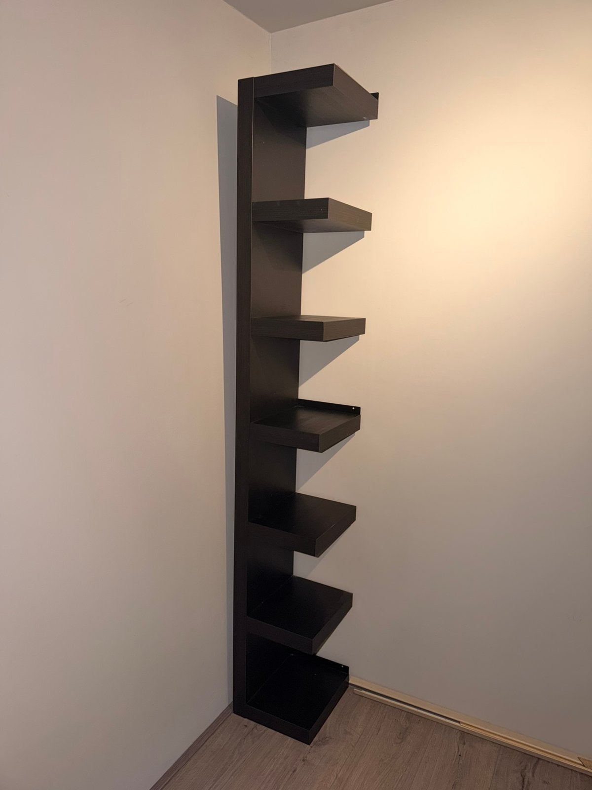 Wandrek lack ikea zwartbruin, Ophalen, Zo goed als nieuw, Hout, 5 tot 15 flessen