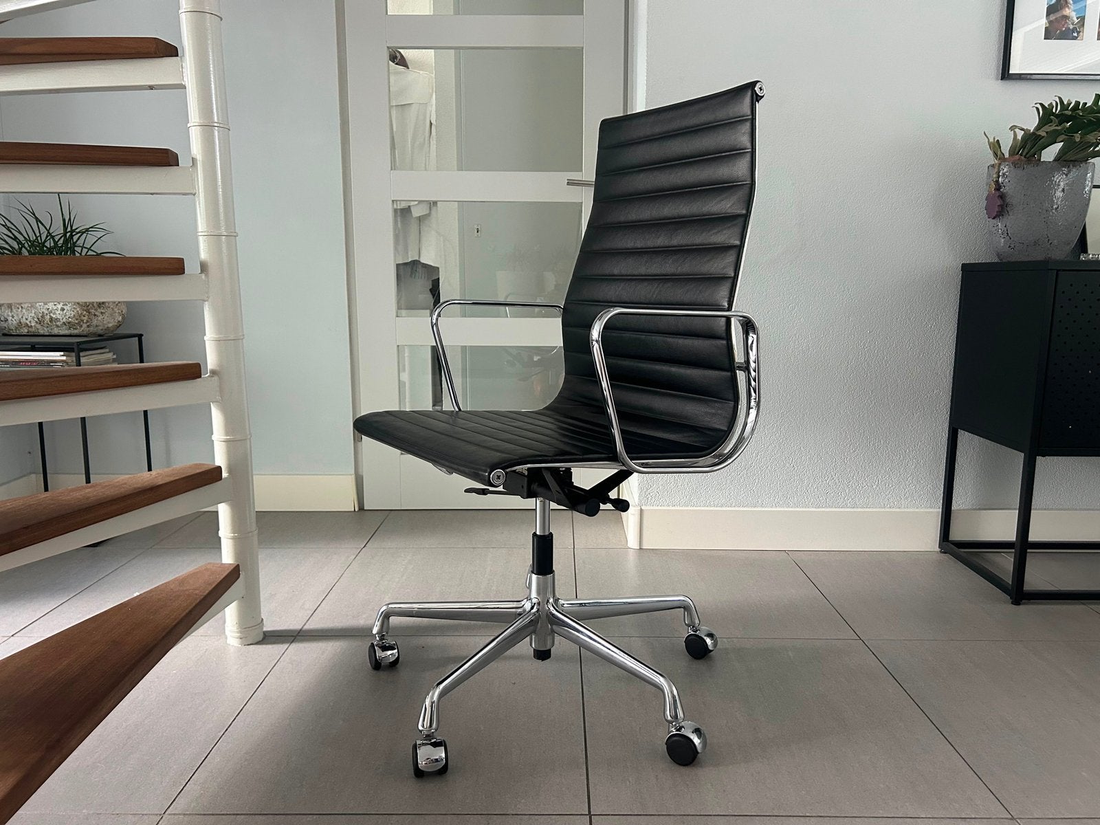 Foto 7 van HEYNE | Vitra stoelen fauteuils en andere items