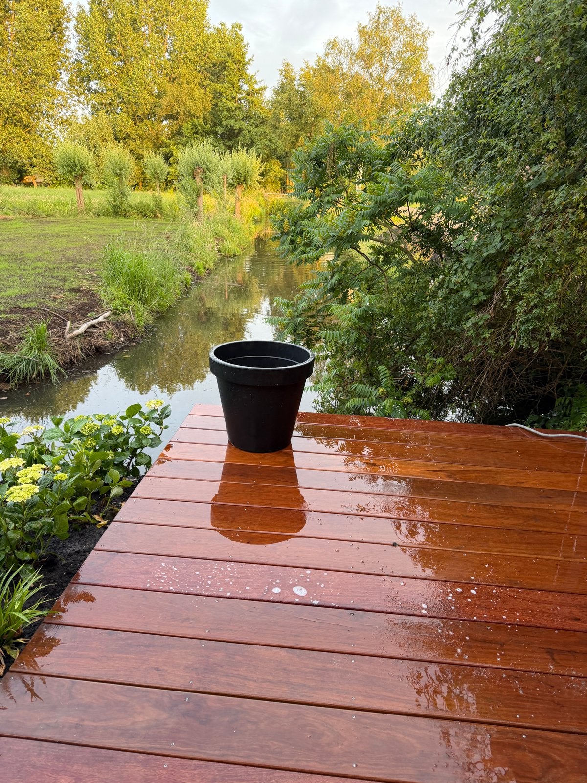 Twee antracietgrijze bloempotten, Tuin en Terras, Bloempotten, Ophalen, Kunststof, Gebruikt, Rond