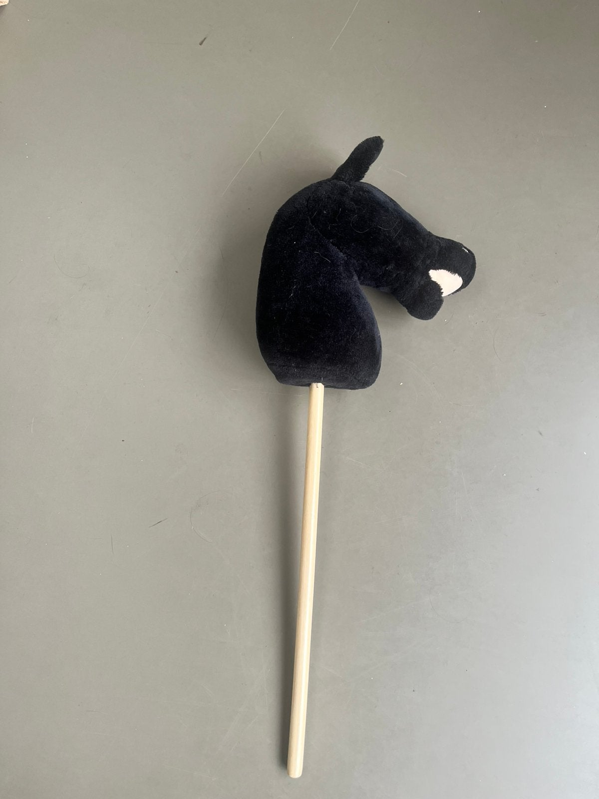 Hobbyhorse zwart pipoos, Ophalen, Zo goed als nieuw