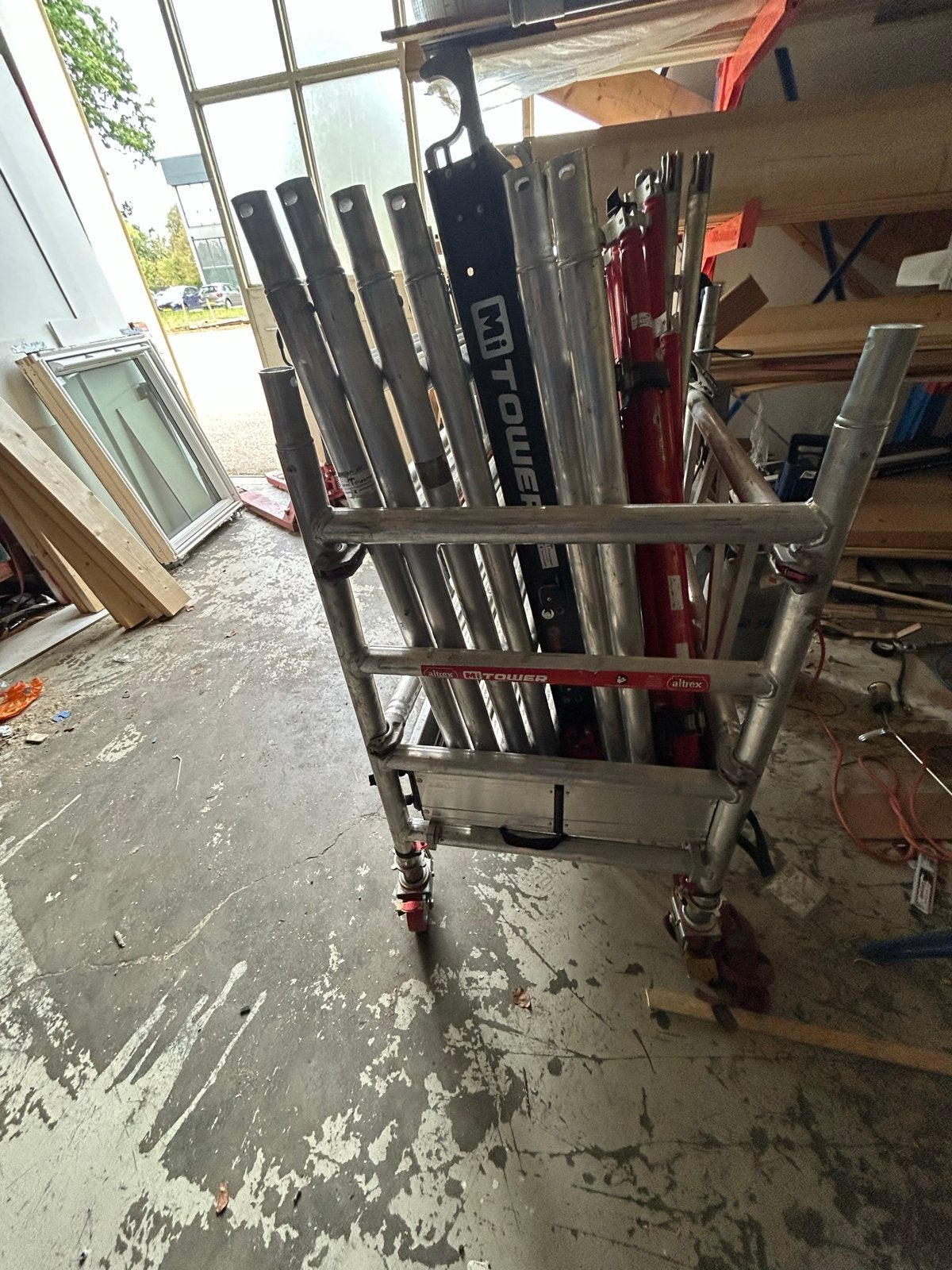 Altrex MiTower rolsteiger - Compact en Veilig, Doe-het-zelf en Verbouw, Ophalen of Verzenden, Gebruikt, Rolsteiger of Kamersteiger