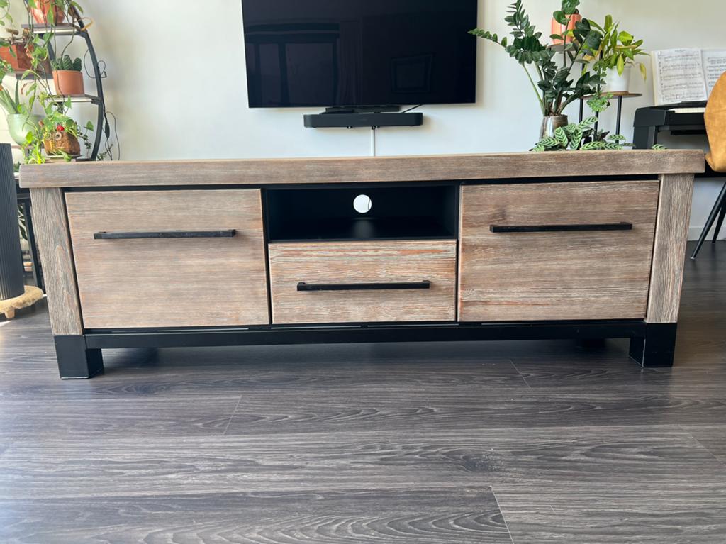 Tv meubel HACO - Rough, Ophalen, 150 tot 200 cm, Zo goed als nieuw, Minder dan 100 cm
