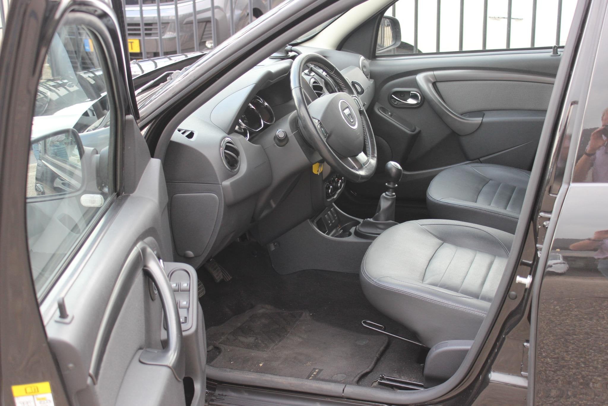 Dacia Duster 1.2 TCe 4x2 Prestige, Voorwielaandrijving, Navigatiesysteem, 125 pk, Gebruikt