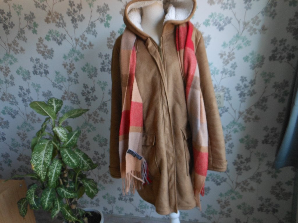 Mooie suede jas van NKD OUTFIT FASHION, Kleding | Dames, Jassen | Winter, Ophalen of Verzenden, Zo goed als nieuw, Maat 46/48 (XL) of groter