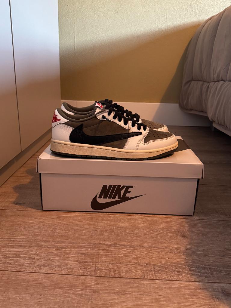 Jordan 1 low Travis Scott medium olive, Ophalen, Wit, Nike, Sneakers of Gympen