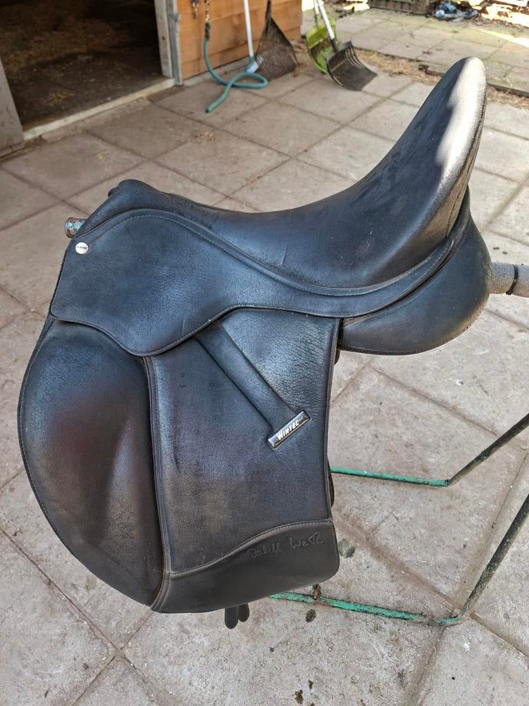 Wintec Isabel werth 17.5 inch, Ophalen, Zo goed als nieuw, Dressuur