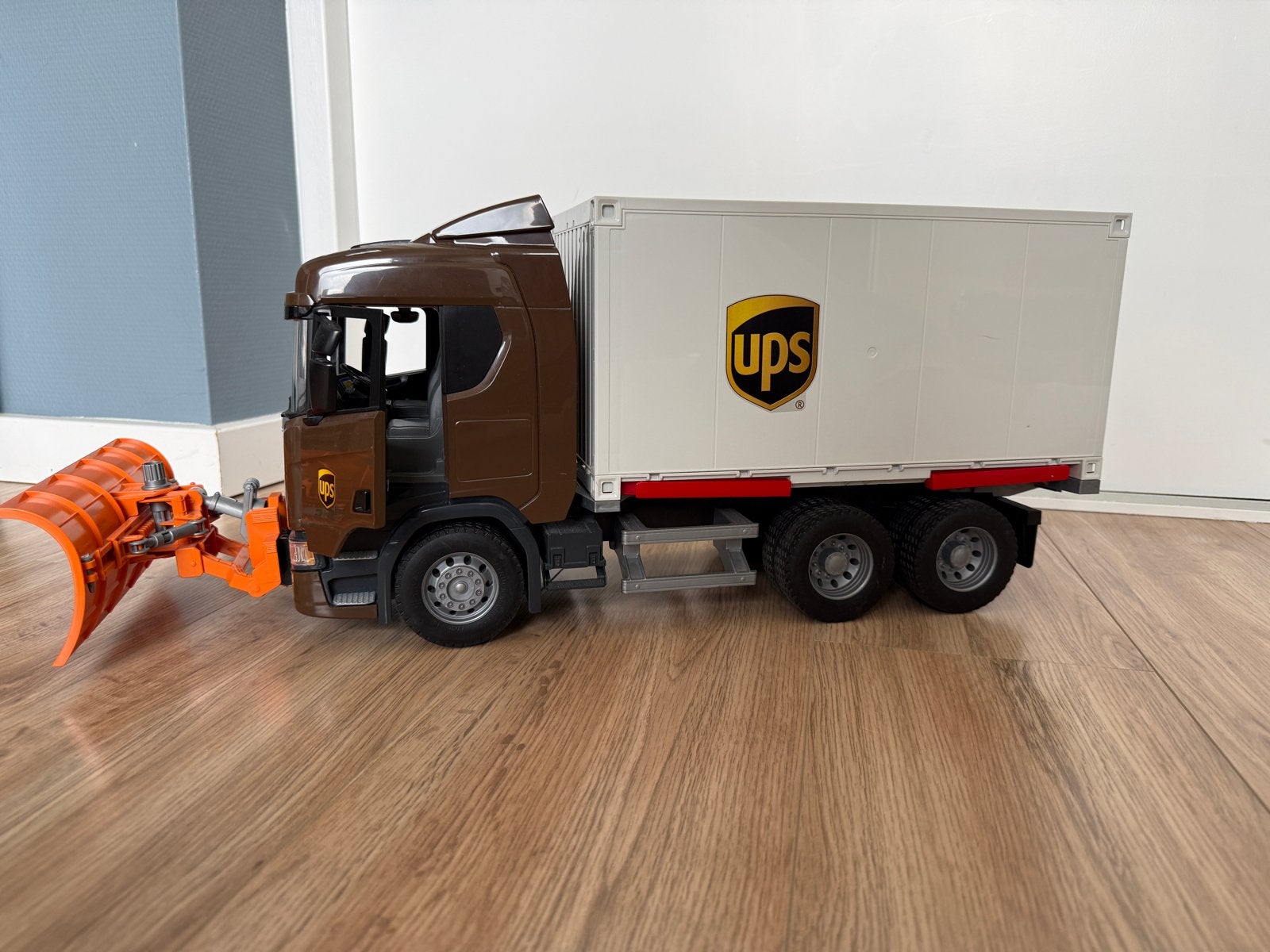 Bruder UPS Vrachttruck met afneembare container, Kinderen en Baby's, Speelgoed | Speelgoedvoertuigen, Ophalen, Zo goed als nieuw