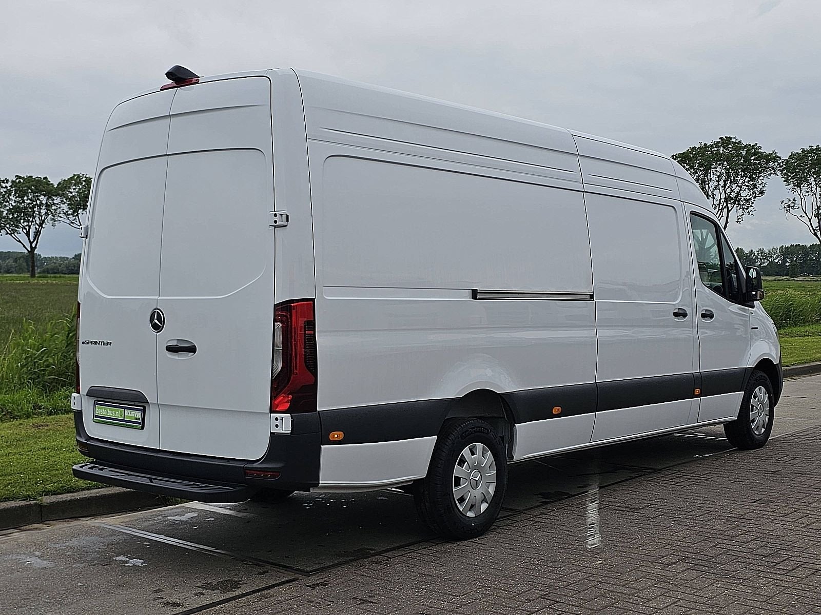 MERCEDES-BENZ ESPRINTER 81 kwh wltp 302 kms, Automaat, Gebruikt, Stoelverwarming, 2920 kg