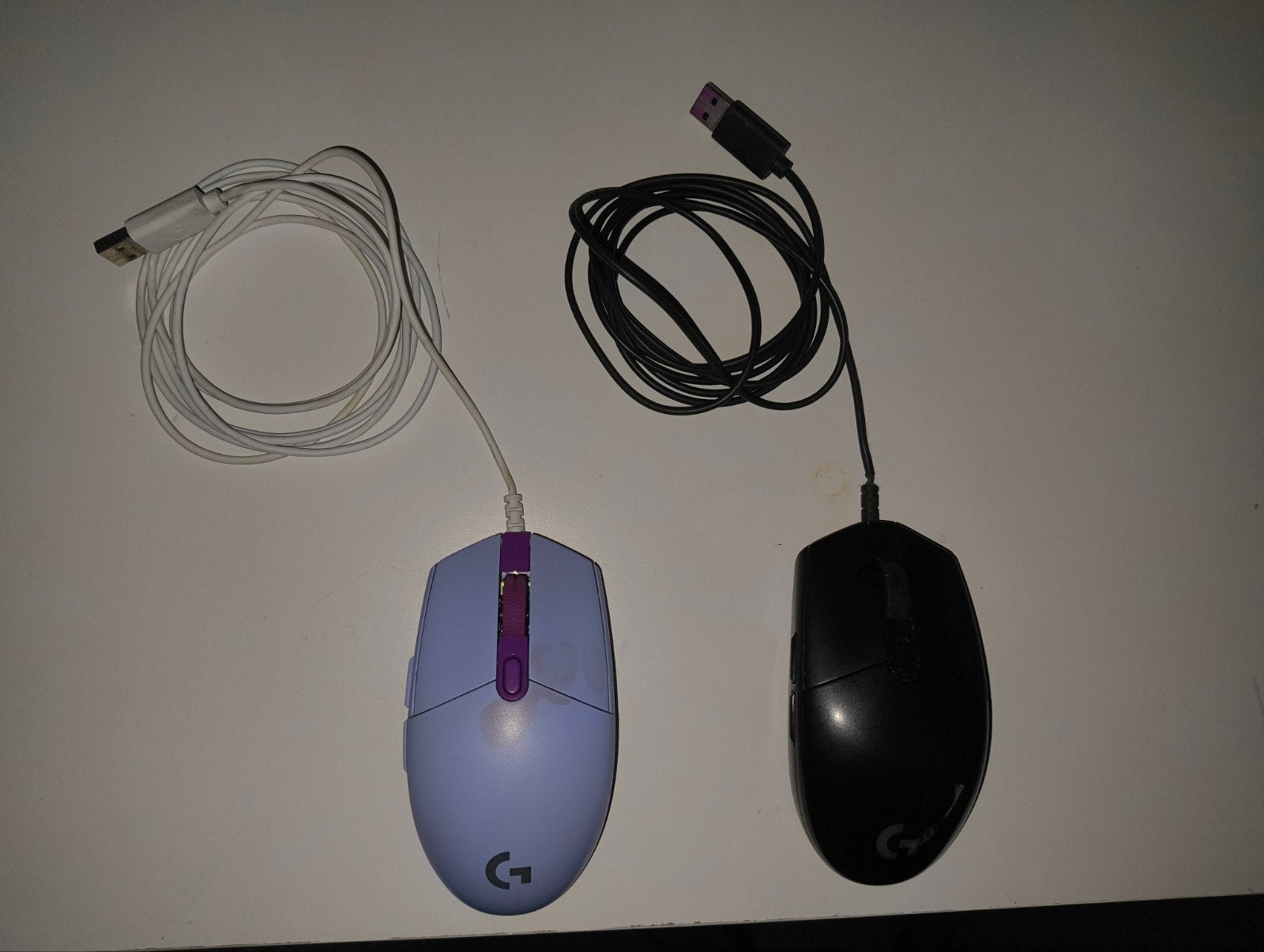 Logitech G203 (paars en zwart), Computers en Software, Muis, Gebruikt, Ophalen of Verzenden, Linkshandig