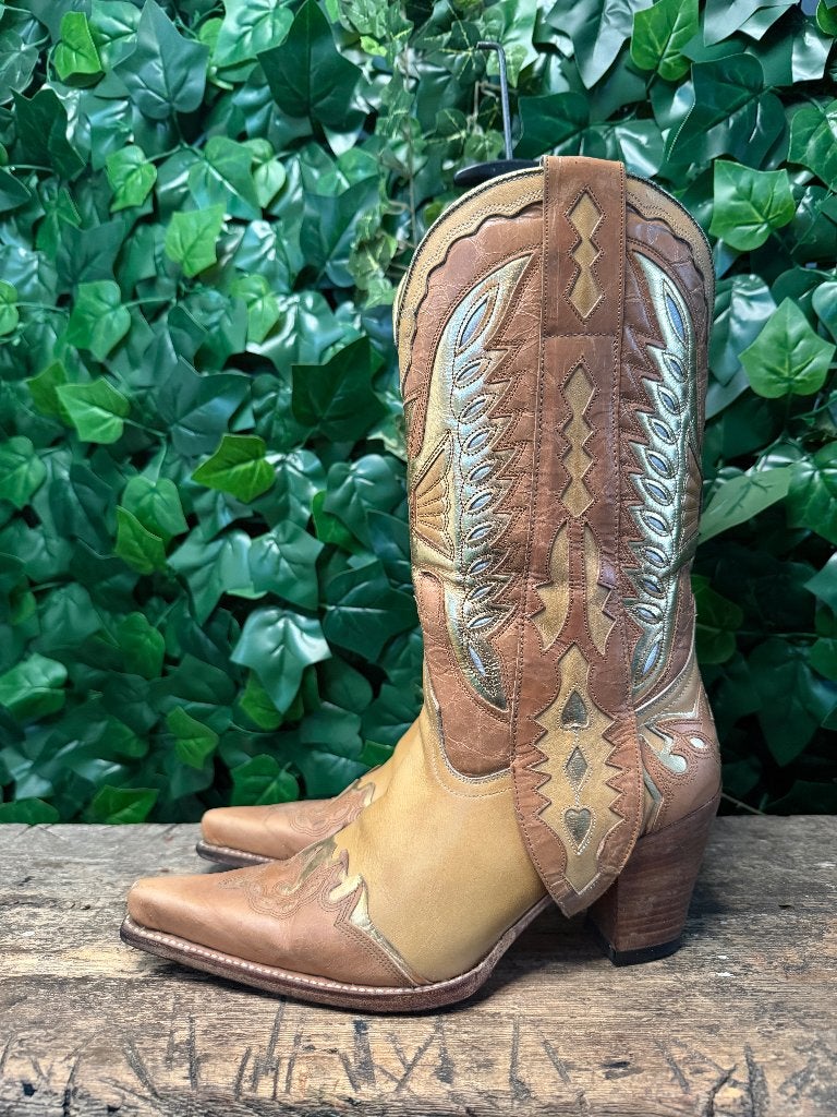 bijna Nieuwe fantastisch mooie laarzen van sendra maat 38, Kleding | Dames, Schoenen, Bruin, Ophalen of Verzenden, Zo goed als nieuw