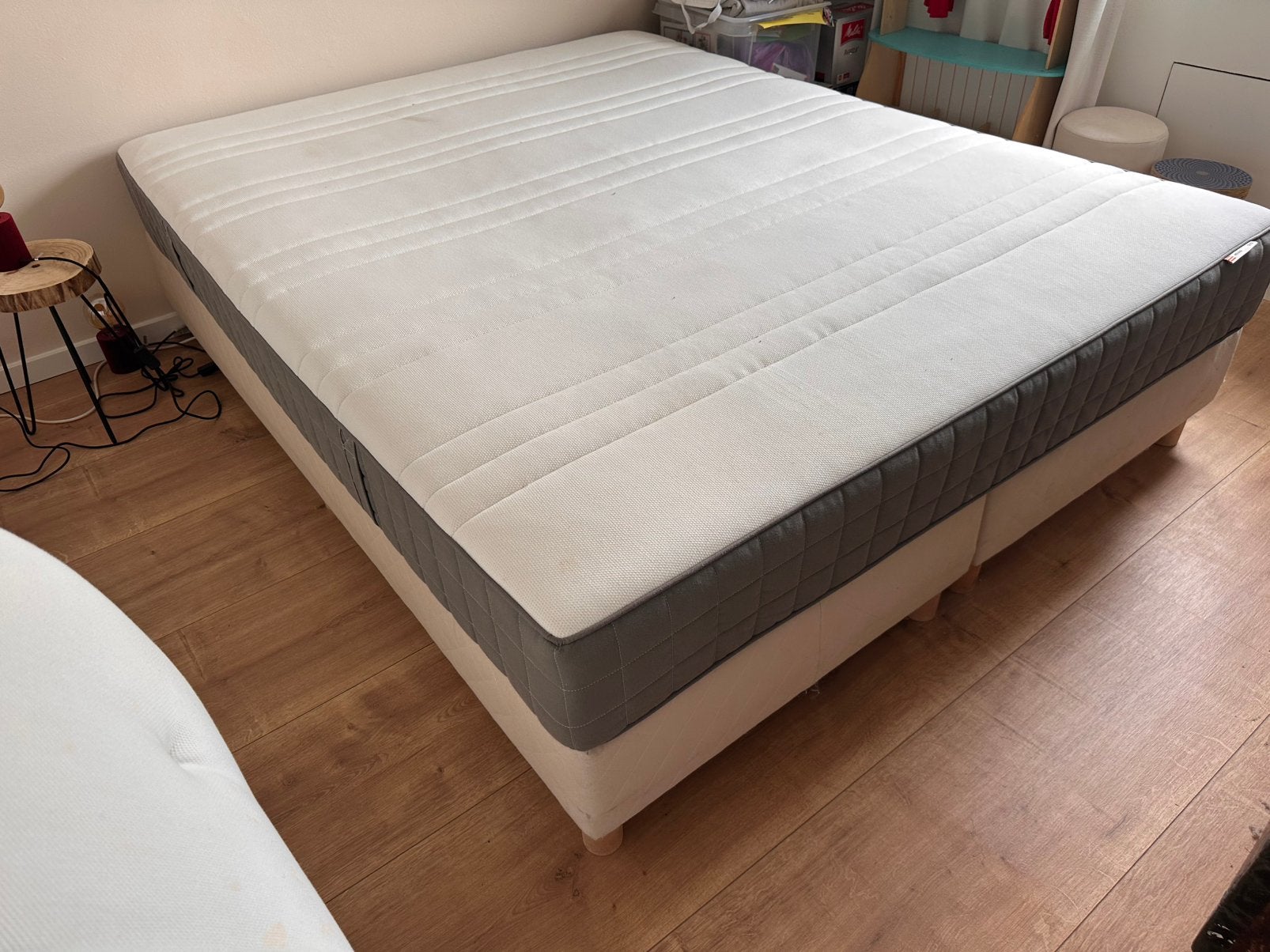 Boxspring bed met ikea Hovag matras 160x200, Gebruikt, Tweepersoons, Ophalen of Verzenden, Bedbodem