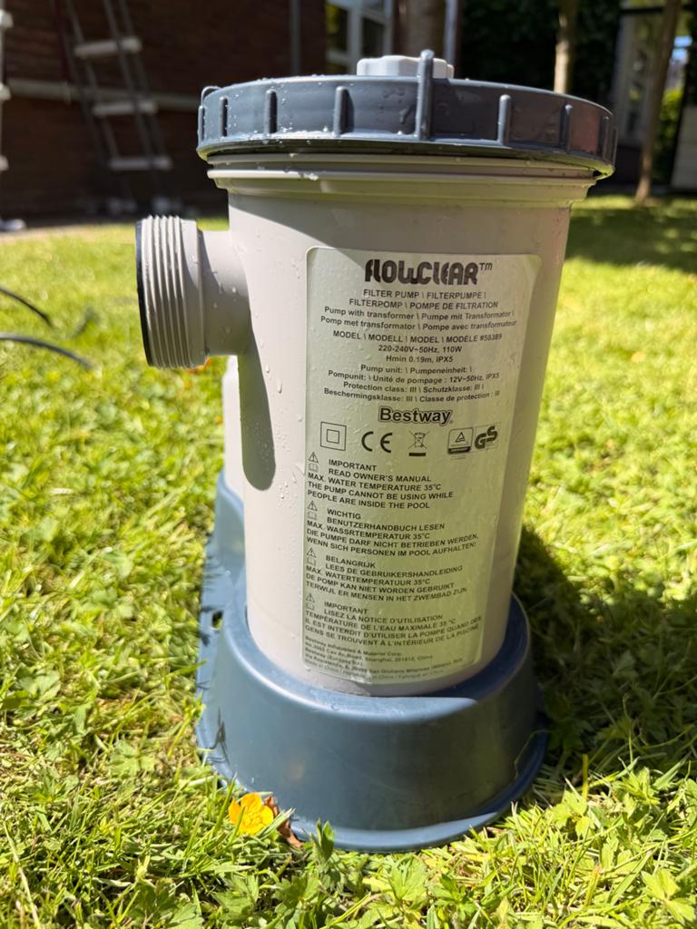 Bestway Flowclear filterpomp - Slechts half seizoen gebruikt, Tuin en Terras, Ophalen, Zo goed als nieuw, Zwembadpomp
