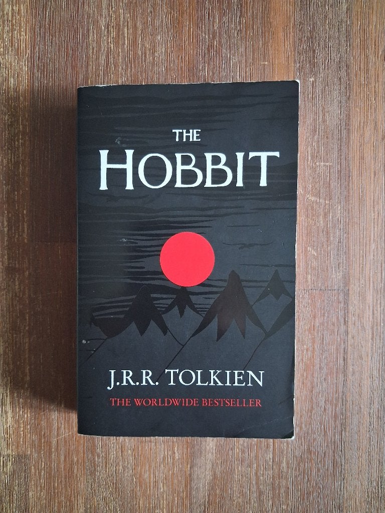 J.R.R. Tolkien - The Hobbit - HarperCollins - 2006, Boeken, Ophalen of Verzenden, Gelezen