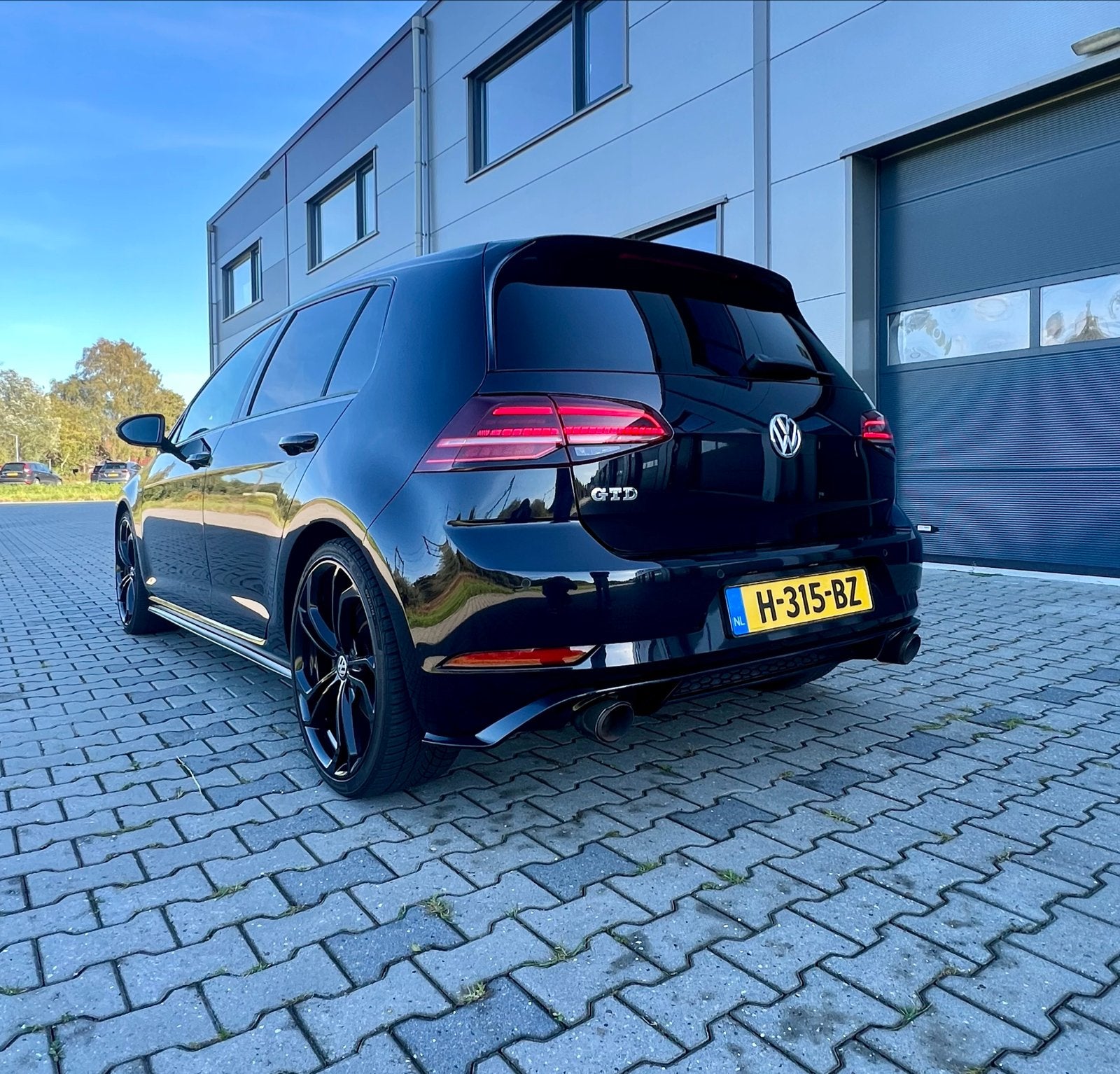 Volkswagen Golf 7.5 GTD 2.0 2017 PANO TREKHAAK STERRENHEMEL, Zwart, Leder, Bedrijf, Diesel