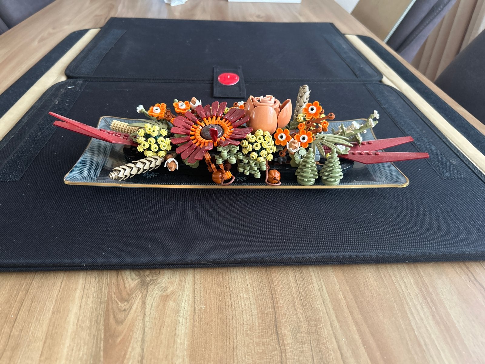 Unieke handgemaakte decoratie van Lego-bloemen en theepot, Ophalen of Verzenden, Zo goed als nieuw