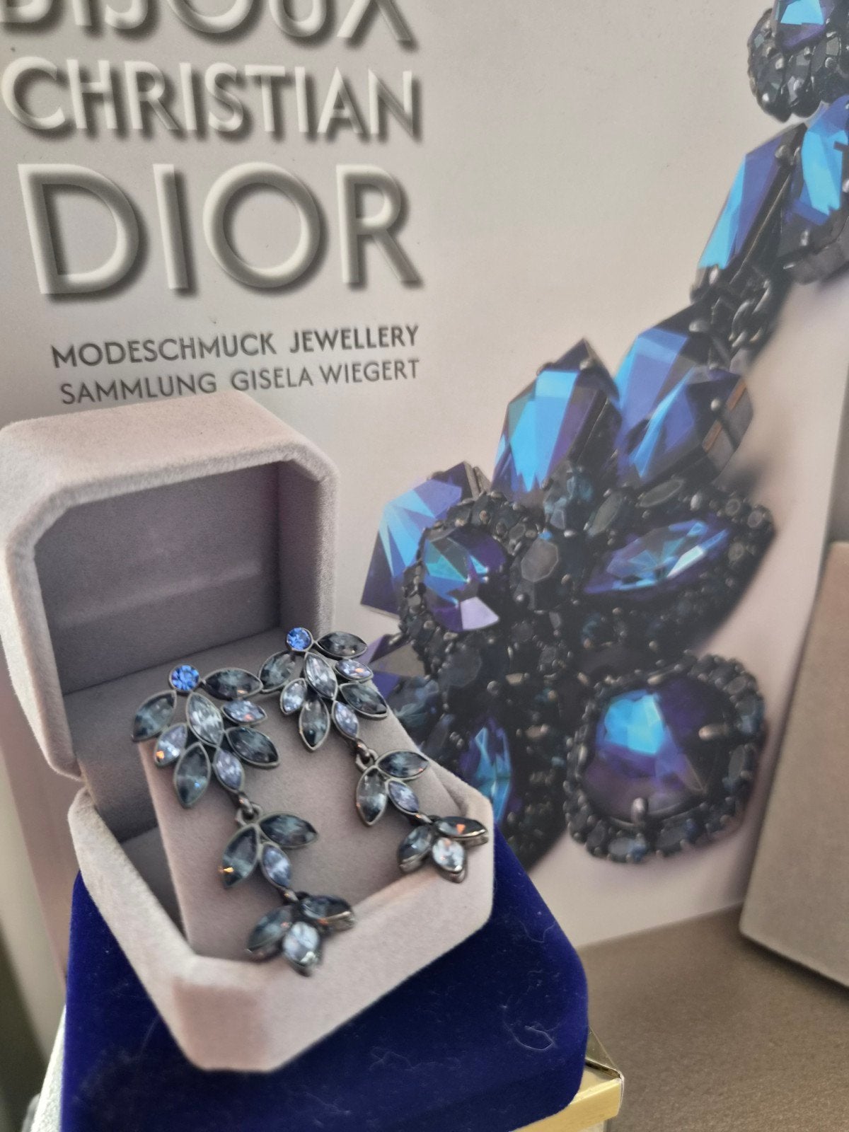 Prachtige vintage oorbellen met blauwe stenen 5 cm, Sieraden, Tassen en Uiterlijk, Oorbellen, Met kristal, Overige materialen