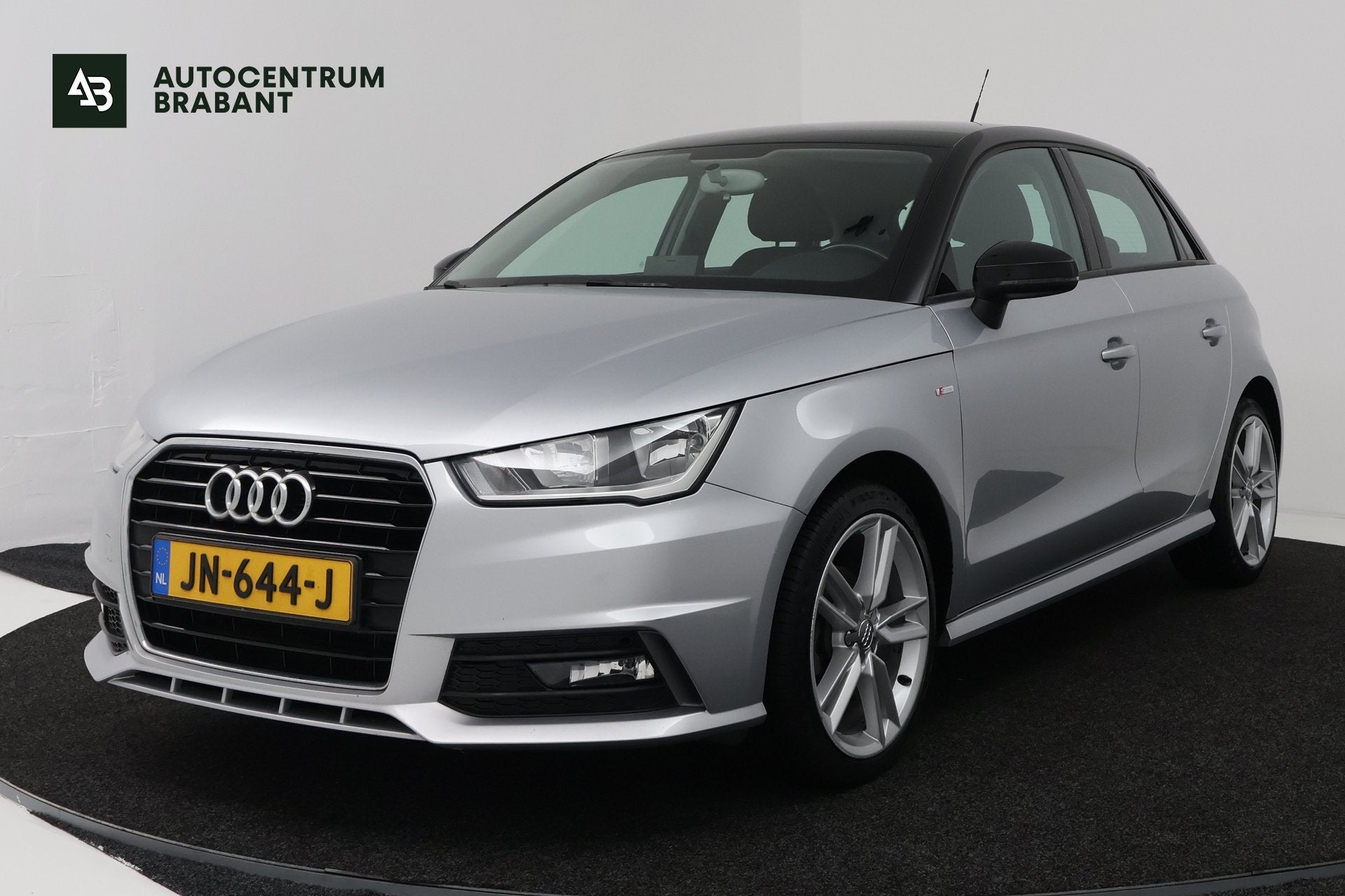 Audi A1 Sportback 1.0 TFSI Adrenalin (CRUISE CONTROL, NAVIGA, Auto's, Voorwielaandrijving, Start-stop-systeem, Stof, 4 stoelen