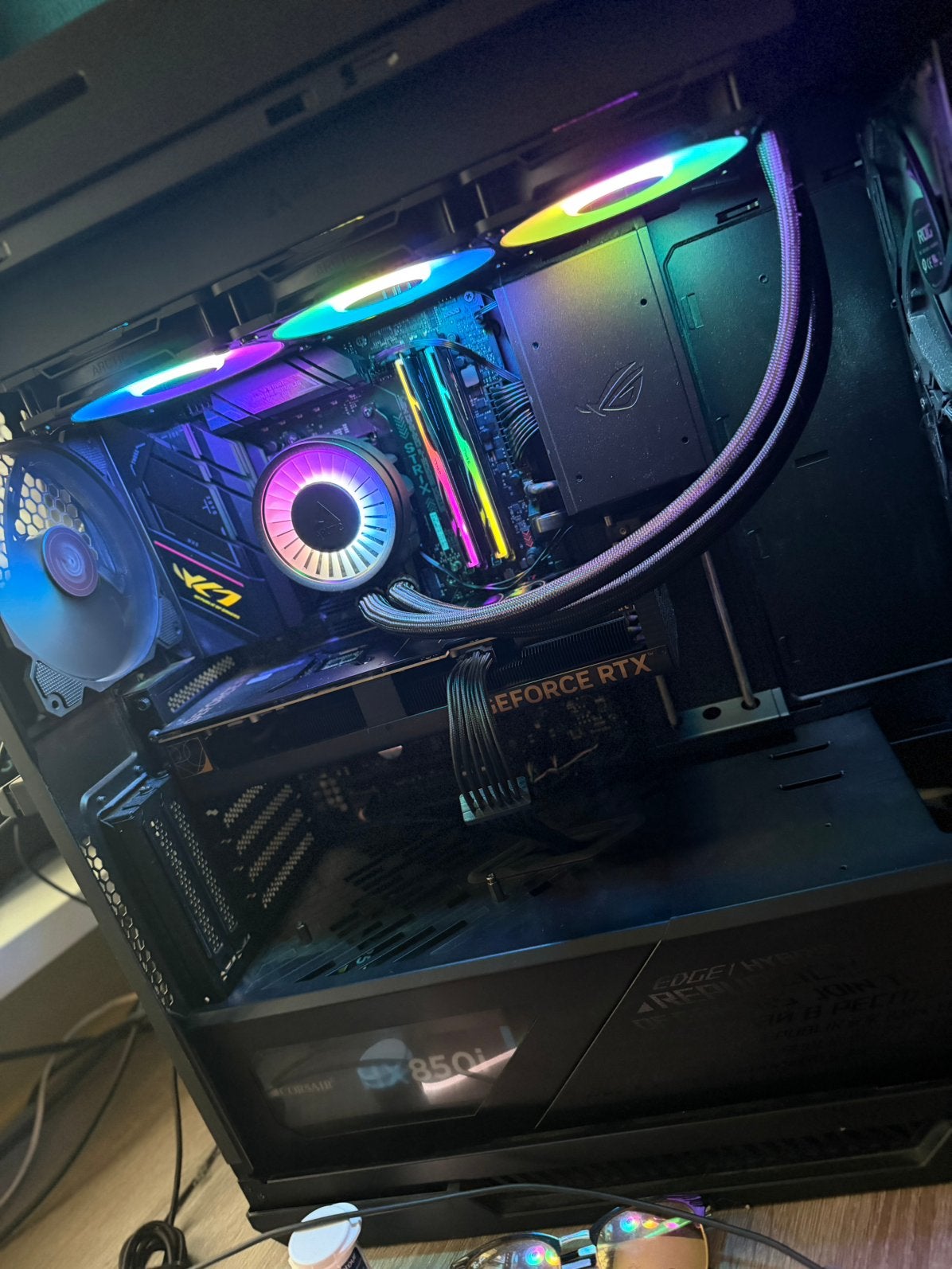 Gaming PC: AMD Ryzen 9 7950X3D, RTX 4080 SUPER, 64GB RAM, Computers en Software, Desktop Pc's, Zo goed als nieuw, 4 Ghz of meer