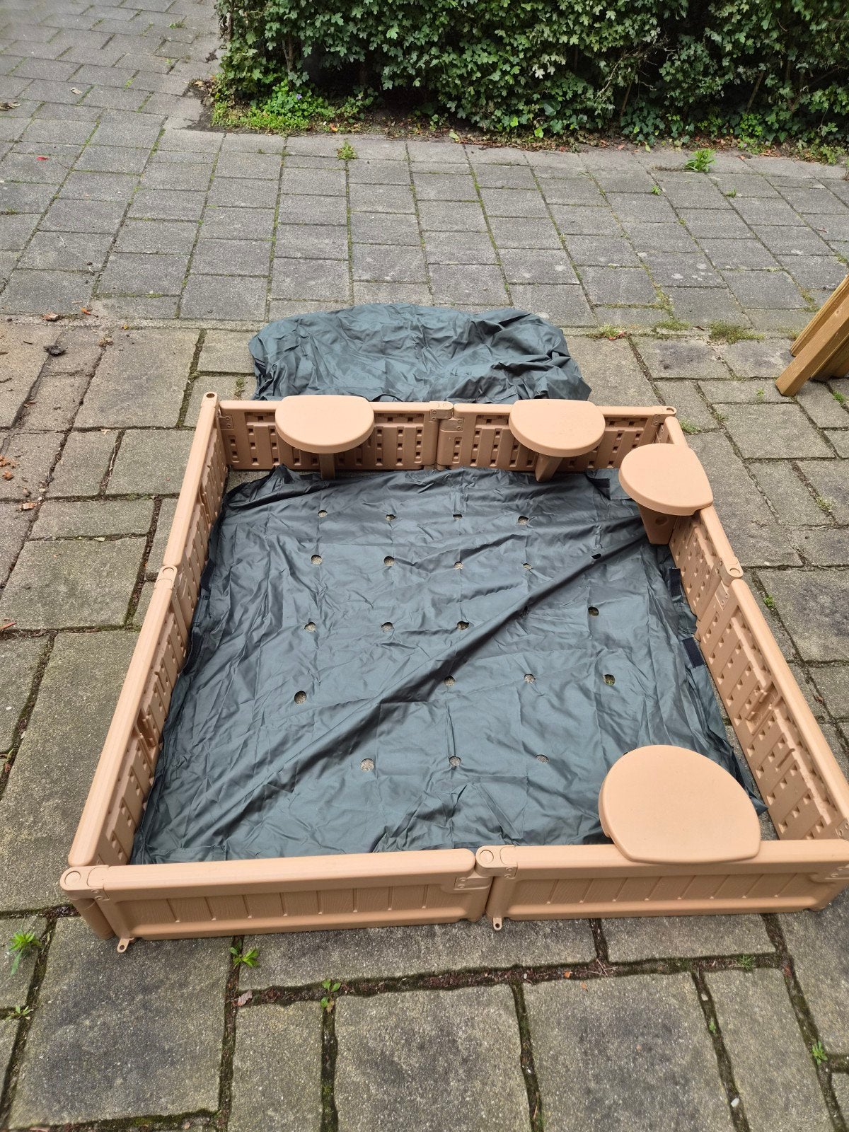 Zandbak met afdekzeil en zitjes, Ophalen, Gebruikt