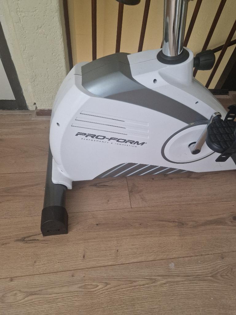 Home trainer, Sport en Fitness, Ophalen, Zo goed als nieuw, Hometrainer