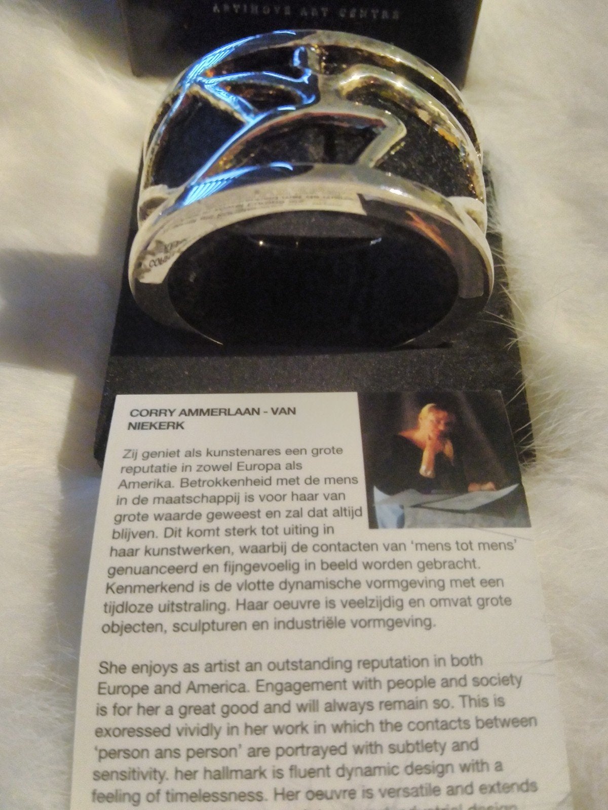 Corry Ammerlaan-van Niekerk sculptuur 'Mens tot Mens', Zilver, Groep mensen, Minder dan 20 cm, Ophalen of Verzenden