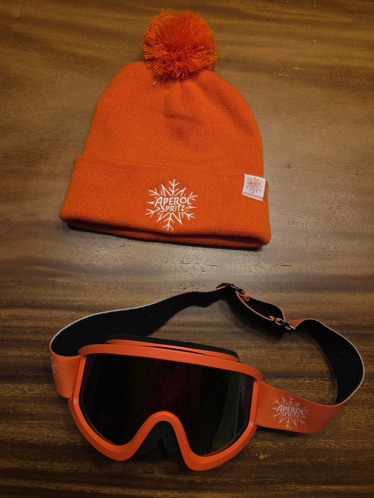 Aperol Spritz muts en skibril set, Kleding | Dames, Maat 38/40 (M), Aperol Spritz, Overige typen, Nieuw