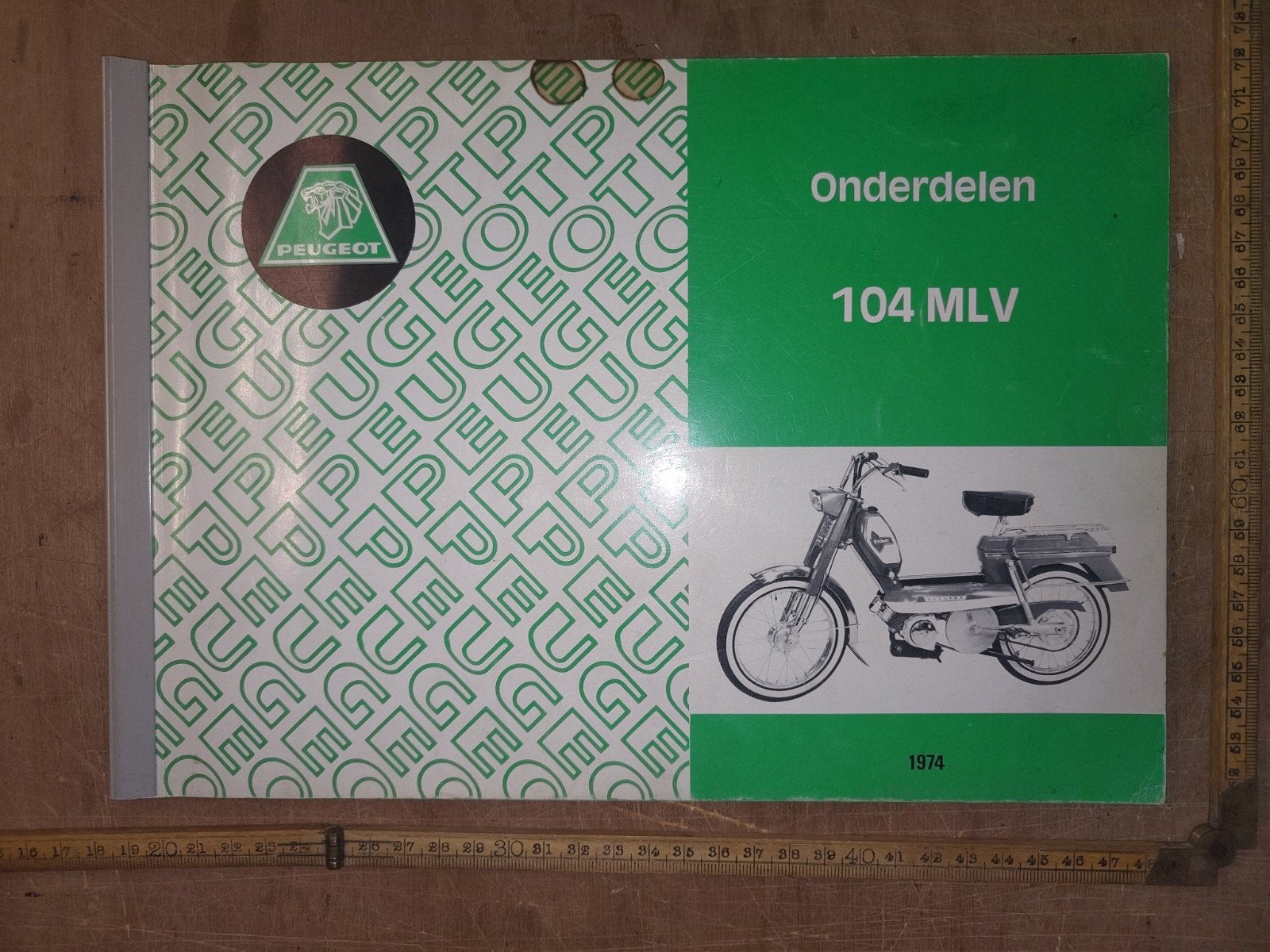 Onderdelen catalogus Peugeot 104 MLV  1974, Fietsen en Brommers, Handleidingen en Instructieboekjes, Ophalen of Verzenden, Gebruikt