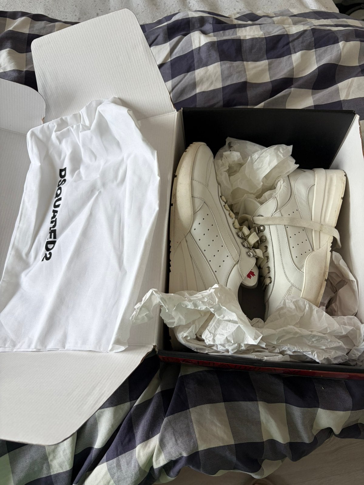 Prachtige Dsquared schoenen maat 44, Wit, Nieuw, Ophalen of Verzenden, Sneakers of Gympen