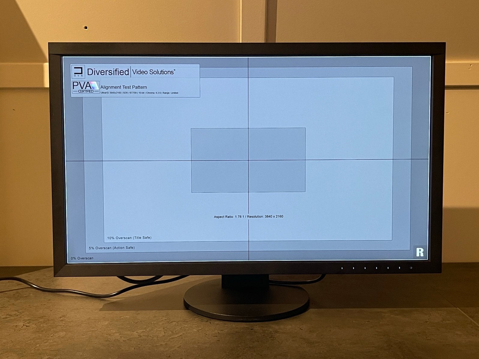 Foto 8 van EIZO ColorEdge CS2740 27 inch 4K monitor GEKALIBREERD