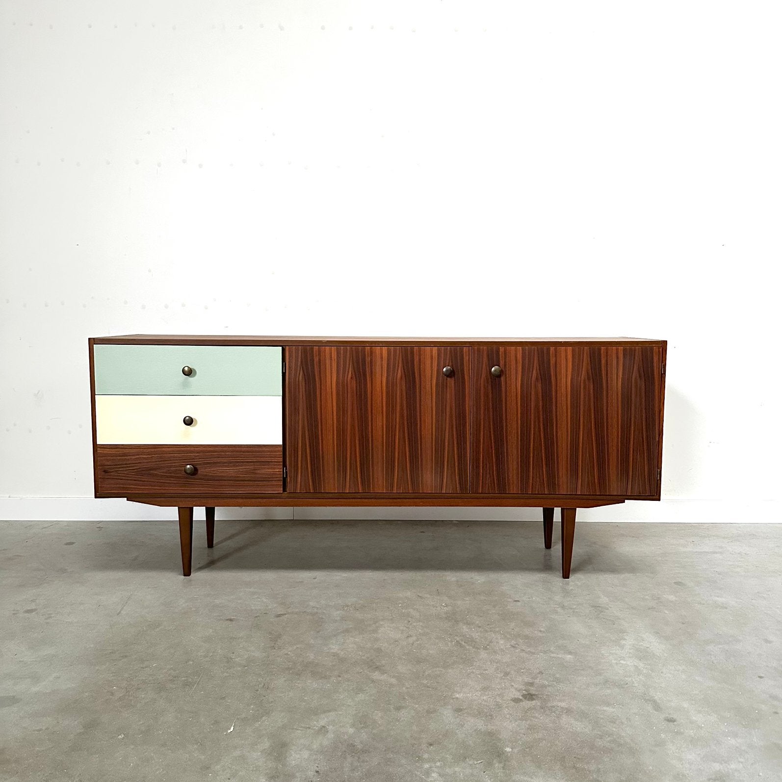 Vintage design dressoir kast sideboard jaren 60 70, Ophalen, Gebruikt, Mid century modern scandinavian deens zweeds vintage design 70s