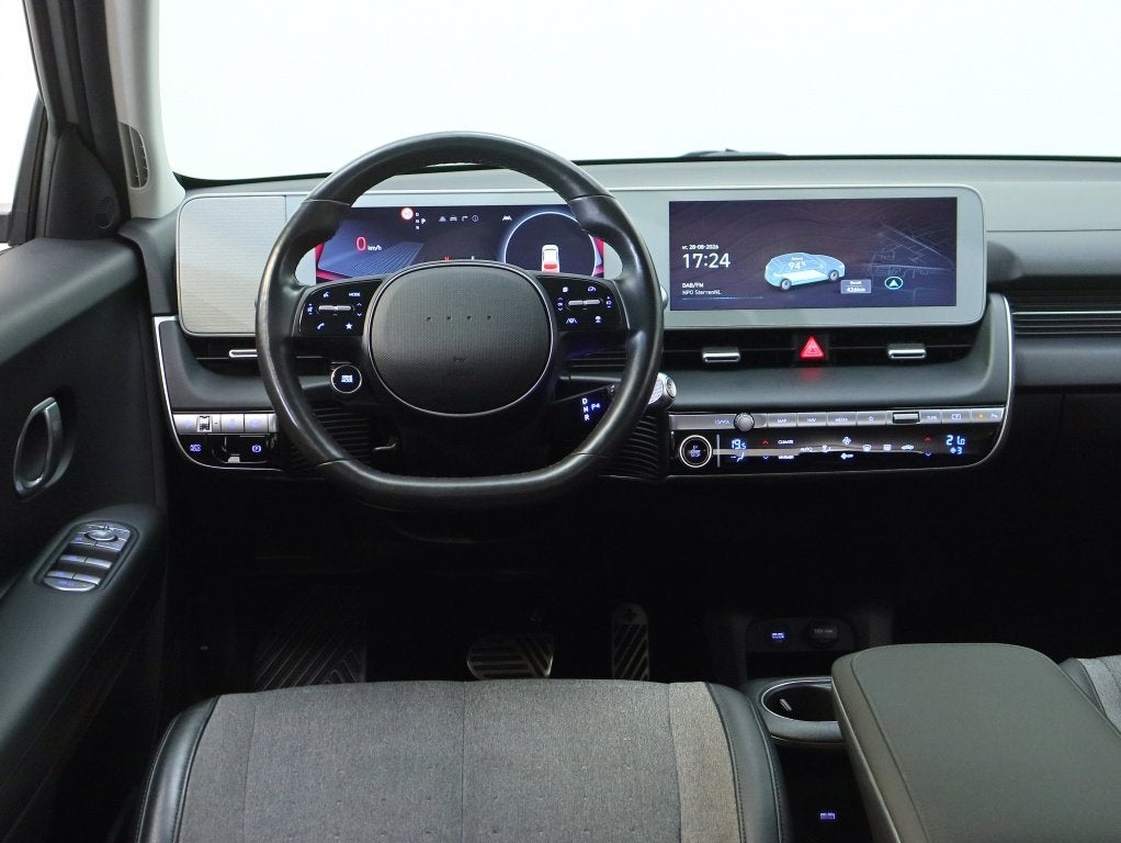 Hyundai IONIQ 5 Connect 73kWh | Trekhaak | Adaptief | LED |, Automaat, Gebruikt, Zwart, Leder en Stof