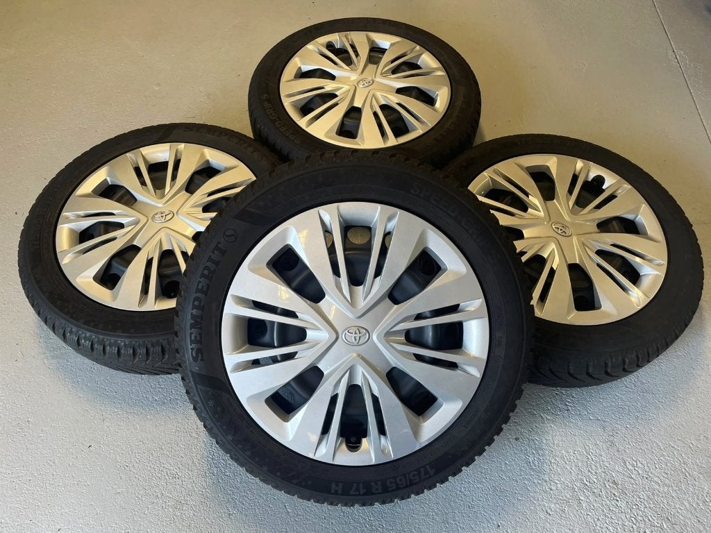 Originele Toyota Aygo X winterset 17 Inch Goede Winterbanden, Auto-onderdelen, Ophalen, Gebruikt, 175 mm, Banden en Velgen