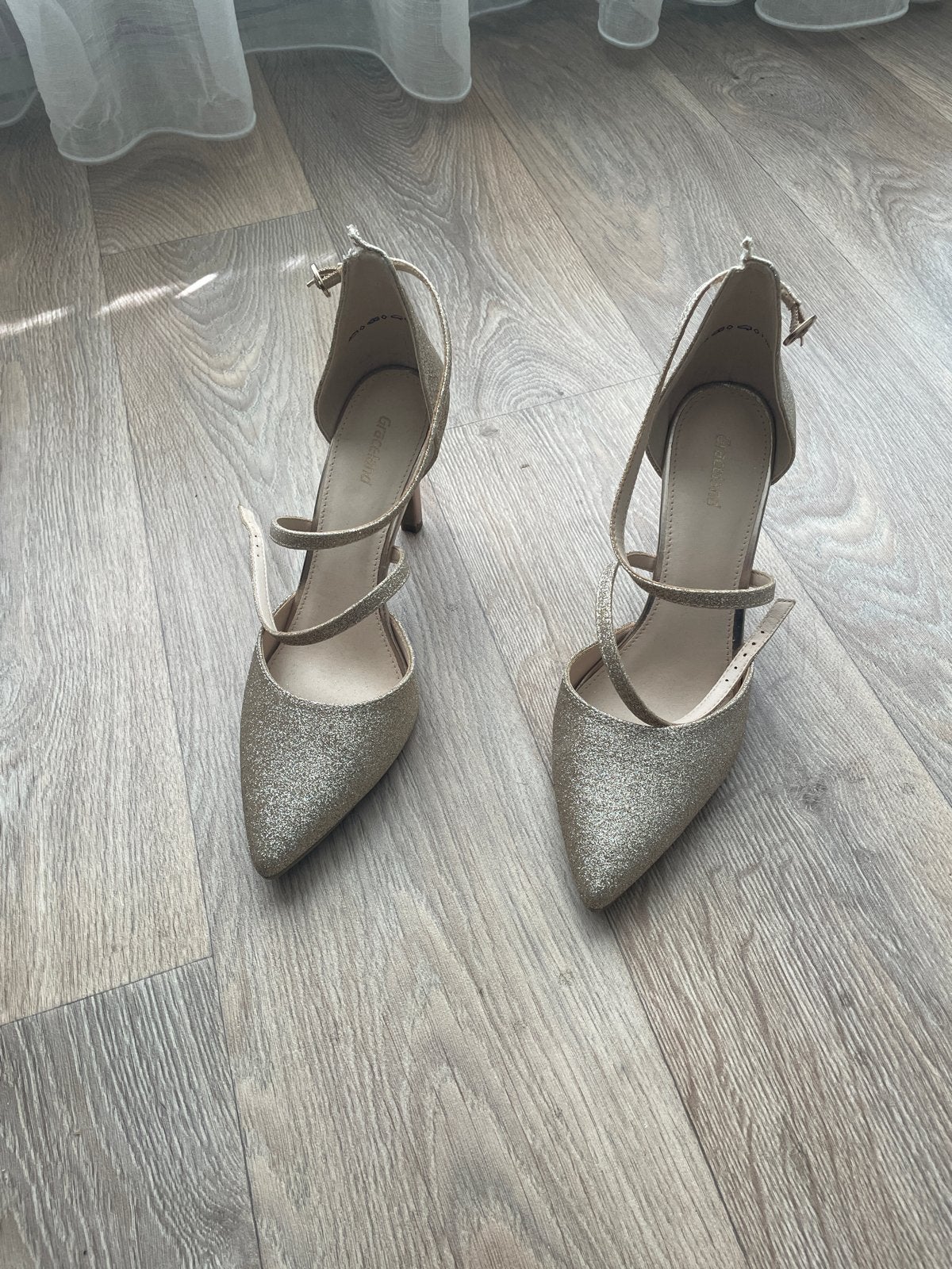 Graceland Pumps Goud Glitter Maat 39, Ophalen of Verzenden, Zo goed als nieuw, Overige kleuren, Pumps