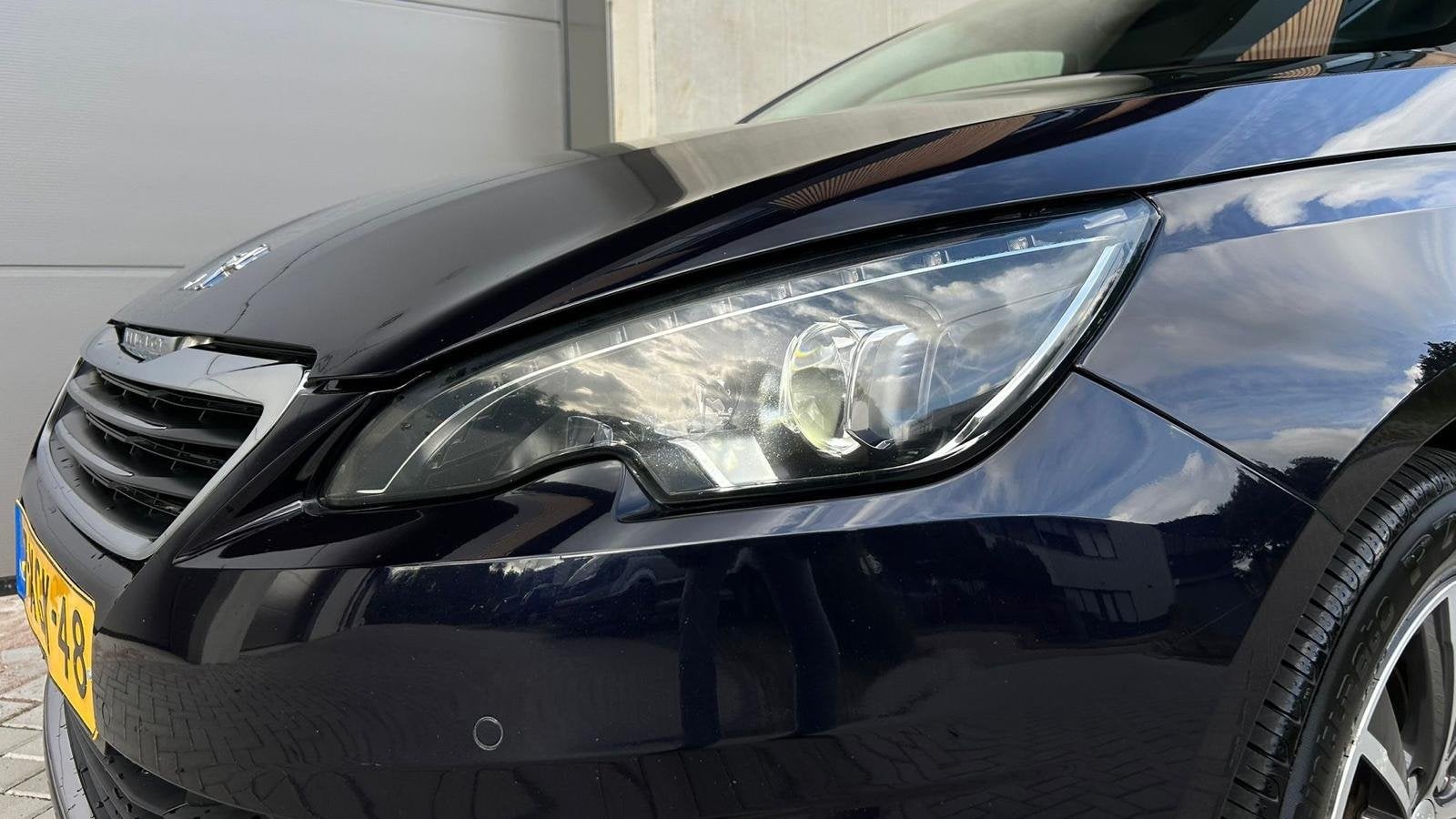 Peugeot 308 SW 1.2 e-THP Allure 2014/ORG NL/NAVIGATIE/MASSAG, Auto's, Dealer onderhouden, Gebruikt, Euro 6, 1199 cc