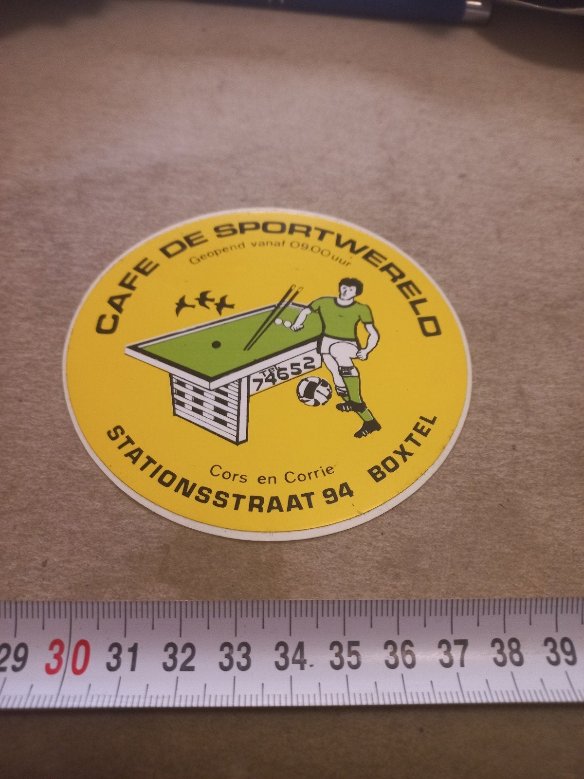Vintage Sticker Cafe De Sportwereld Boxtel Biljart Voetbal, Ophalen of Verzenden